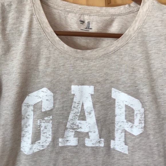 🎈Gap oatmeal heather scoop neck graphic tee size medium - Picture 3 of 6